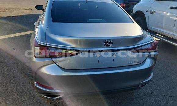 Sayi Na hannu Lexus ES Azurfa Mota in Accra a Greater Accra Sayi Na hannu Lexus ES Azurfa Mota in Accra a Greater Accra