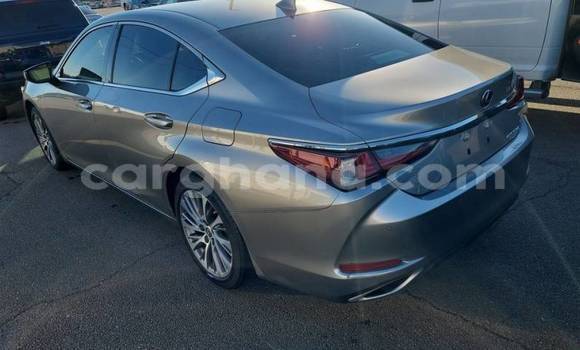 Sayi Na hannu Lexus ES Azurfa Mota in Accra a Greater Accra Sayi Na hannu Lexus ES Azurfa Mota in Accra a Greater Accra