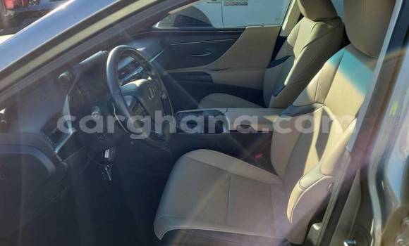 Sayi Na hannu Lexus ES Azurfa Mota in Accra a Greater Accra Sayi Na hannu Lexus ES Azurfa Mota in Accra a Greater Accra