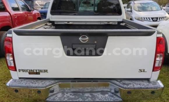 Sayi Na hannu Nissan Frontier White Mota in Accra a Greater Accra Sayi Na hannu Nissan Frontier White Mota in Accra a Greater Accra