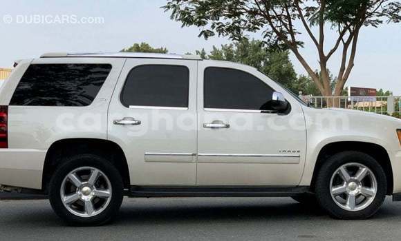Ra Imported Chevrolet Tahoe funfun Ọkọ̀ in Import - Dubai ni Ashanti Ra Imported Chevrolet Tahoe funfun Ọkọ̀ in Import - Dubai ni Ashanti