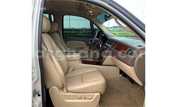 Ra Imported Chevrolet Tahoe funfun Ọkọ̀ in Import - Dubai ni Ashanti Ra Imported Chevrolet Tahoe funfun Ọkọ̀ in Import - Dubai ni Ashanti