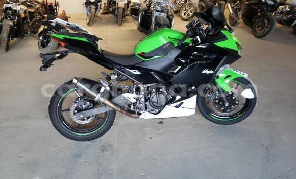 Ra Àlòkù Kawasaki Ninja ZX-10R Alawọ ewe Mọto in Sekondi–Takoradi Metropolitan ni Oorun Ra Àlòkù Kawasaki Ninja ZX-10R Alawọ ewe Mọto in Sekondi–Takoradi Metropolitan ni Oorun