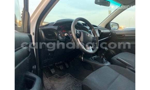 Ra Imported Toyota Hilux funfun Ọkọ̀ in Import - Dubai ni Ashanti Ra Imported Toyota Hilux funfun Ọkọ̀ in Import - Dubai ni Ashanti