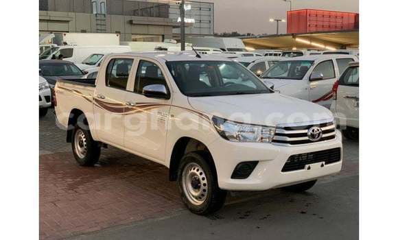 Ra Imported Toyota Hilux funfun Ọkọ̀ in Import - Dubai ni Ashanti Ra Imported Toyota Hilux funfun Ọkọ̀ in Import - Dubai ni Ashanti