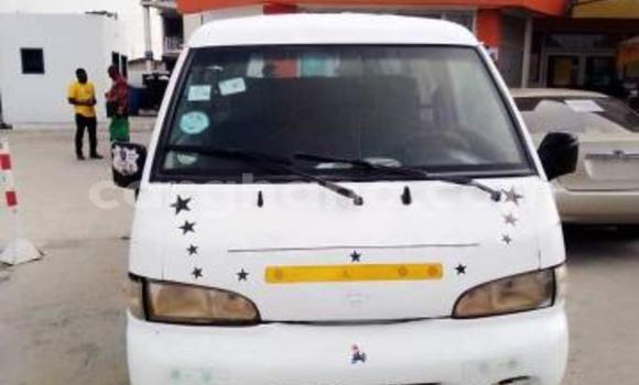 Ra Àlòkù Hyundai H1 funfun Ọkọ̀ in Sekondi–Takoradi Metropolitan ni Oorun Ra Àlòkù Hyundai H1 funfun Ọkọ̀ in Sekondi–Takoradi Metropolitan ni Oorun