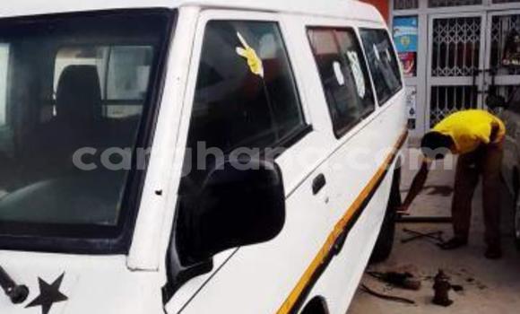 Ra Àlòkù Hyundai H1 funfun Ọkọ̀ in Sekondi–Takoradi Metropolitan ni Oorun Ra Àlòkù Hyundai H1 funfun Ọkọ̀ in Sekondi–Takoradi Metropolitan ni Oorun