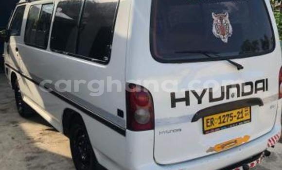 Ra Àlòkù Hyundai H1 funfun Ọkọ̀ in Sekondi–Takoradi Metropolitan ni Oorun Ra Àlòkù Hyundai H1 funfun Ọkọ̀ in Sekondi–Takoradi Metropolitan ni Oorun