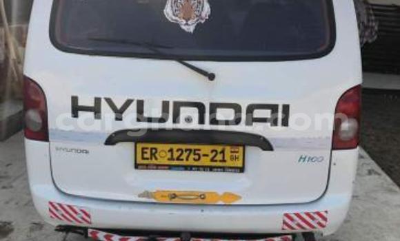 Ra Àlòkù Hyundai H1 funfun Ọkọ̀ in Sekondi–Takoradi Metropolitan ni Oorun Ra Àlòkù Hyundai H1 funfun Ọkọ̀ in Sekondi–Takoradi Metropolitan ni Oorun