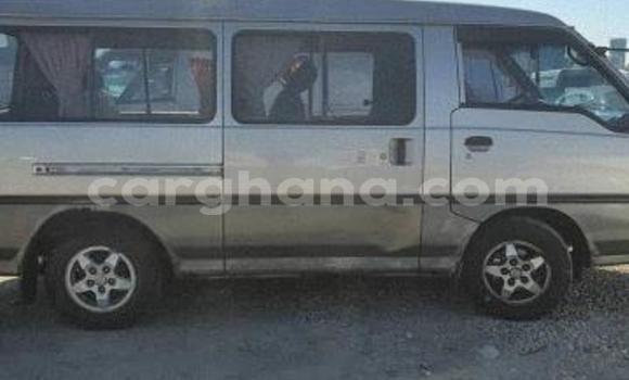 Ra Àlòkù Hyundai H1 funfun Ọkọ̀ in Sekondi–Takoradi Metropolitan ni Oorun Ra Àlòkù Hyundai H1 funfun Ọkọ̀ in Sekondi–Takoradi Metropolitan ni Oorun