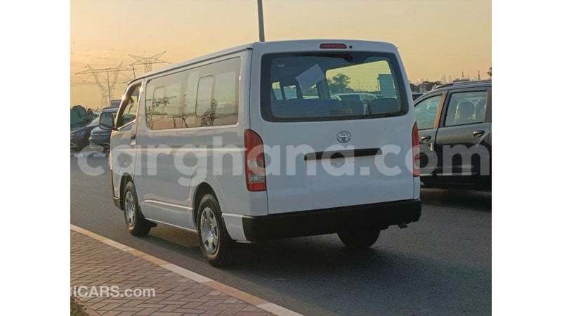 Big with watermark toyota hiace ashanti import dubai 52928