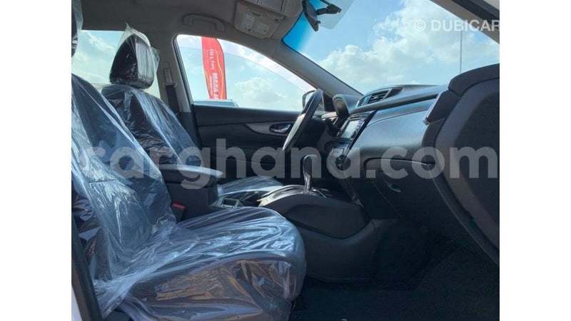 Big with watermark nissan rogue ashanti import dubai 52937