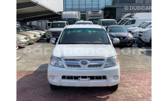 Sayi Imported Toyota Hilux White Mota in Import - Dubai a Ashanti Sayi Imported Toyota Hilux White Mota in Import - Dubai a Ashanti