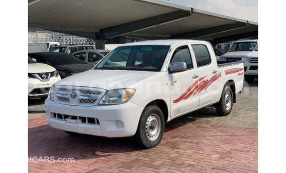 Sayi Imported Toyota Hilux White Mota in Import - Dubai a Ashanti Sayi Imported Toyota Hilux White Mota in Import - Dubai a Ashanti