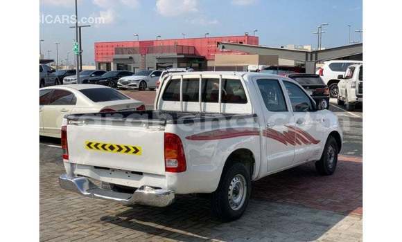 Sayi Imported Toyota Hilux White Mota in Import - Dubai a Ashanti Sayi Imported Toyota Hilux White Mota in Import - Dubai a Ashanti