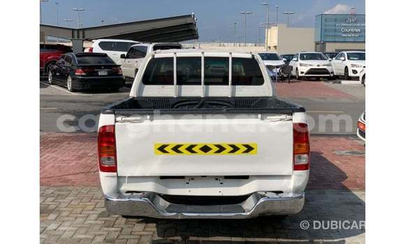 Sayi Imported Toyota Hilux White Mota in Import - Dubai a Ashanti Sayi Imported Toyota Hilux White Mota in Import - Dubai a Ashanti