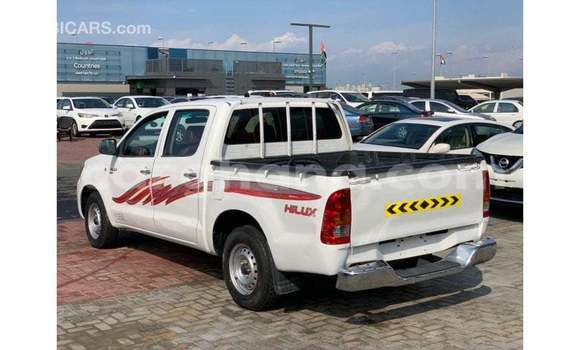 Sayi Imported Toyota Hilux White Mota in Import - Dubai a Ashanti Sayi Imported Toyota Hilux White Mota in Import - Dubai a Ashanti