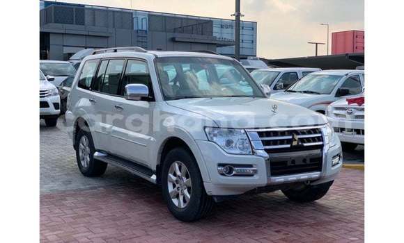 Ra Imported Mitsubishi Pajero funfun Ọkọ̀ in Import - Dubai ni Ashanti Ra Imported Mitsubishi Pajero funfun Ọkọ̀ in Import - Dubai ni Ashanti