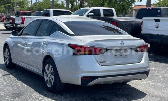 Sayi Na hannu Nissan Altima Azurfa Mota in Accra a Greater Accra Sayi Na hannu Nissan Altima Azurfa Mota in Accra a Greater Accra