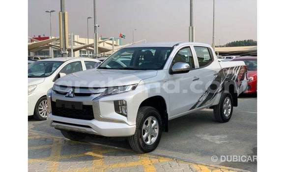 Ra Imported Mitsubishi L200 funfun Ọkọ̀ in Import - Dubai ni Ashanti Ra Imported Mitsubishi L200 funfun Ọkọ̀ in Import - Dubai ni Ashanti