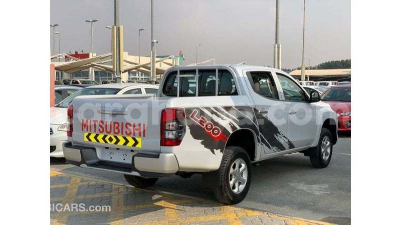 Big with watermark mitsubishi l200 ashanti import dubai 52972