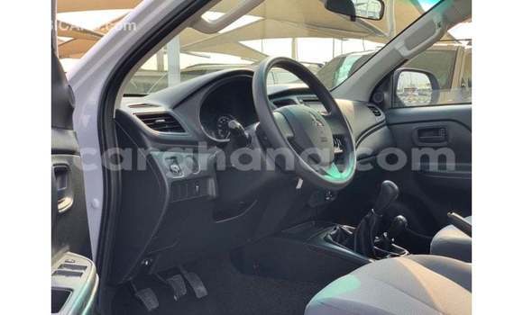 Ra Imported Mitsubishi L200 funfun Ọkọ̀ in Import - Dubai ni Ashanti Ra Imported Mitsubishi L200 funfun Ọkọ̀ in Import - Dubai ni Ashanti