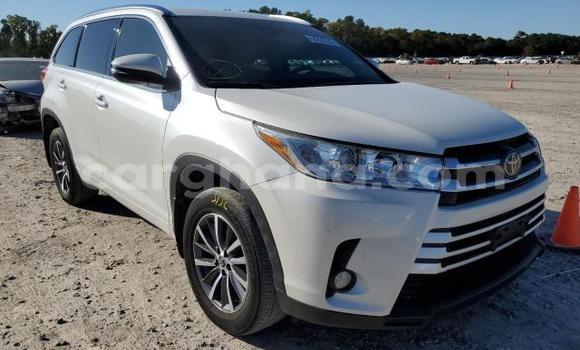 Buy Used Toyota Highlander White Car in Accra in Greater Accra