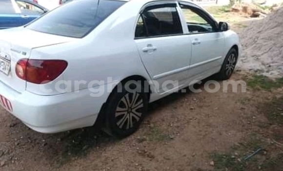 Sayi Na hannu Toyota Corolla White Mota in Accra a Greater Accra