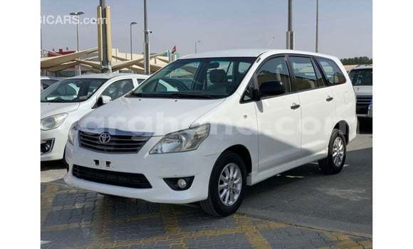 Ra Imported Toyota Innova funfun Ọkọ̀ in Import - Dubai ni Ashanti Ra Imported Toyota Innova funfun Ọkọ̀ in Import - Dubai ni Ashanti