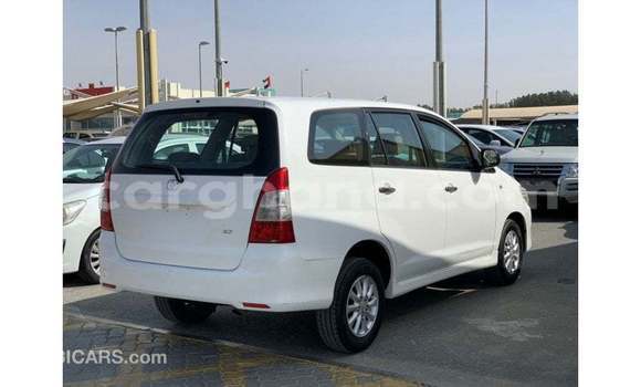 Ra Imported Toyota Innova funfun Ọkọ̀ in Import - Dubai ni Ashanti Ra Imported Toyota Innova funfun Ọkọ̀ in Import - Dubai ni Ashanti