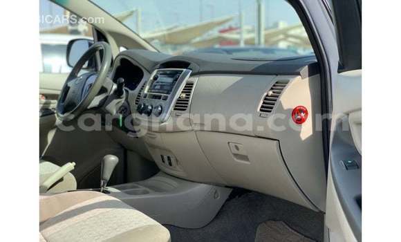 Ra Imported Toyota Innova funfun Ọkọ̀ in Import - Dubai ni Ashanti Ra Imported Toyota Innova funfun Ọkọ̀ in Import - Dubai ni Ashanti