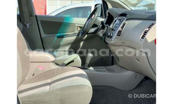 Ra Imported Toyota Innova funfun Ọkọ̀ in Import - Dubai ni Ashanti Ra Imported Toyota Innova funfun Ọkọ̀ in Import - Dubai ni Ashanti