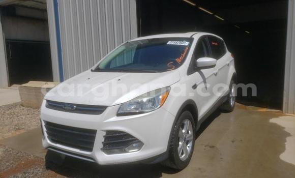 Sayi Na hannu Ford Escape White Mota in Accra a Greater Accra Sayi Na hannu Ford Escape White Mota in Accra a Greater Accra