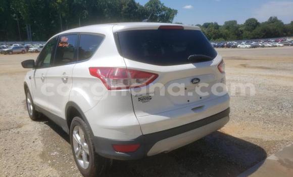 Sayi Na hannu Ford Escape White Mota in Accra a Greater Accra Sayi Na hannu Ford Escape White Mota in Accra a Greater Accra