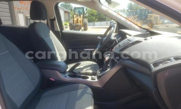 Sayi Na hannu Ford Escape White Mota in Accra a Greater Accra Sayi Na hannu Ford Escape White Mota in Accra a Greater Accra