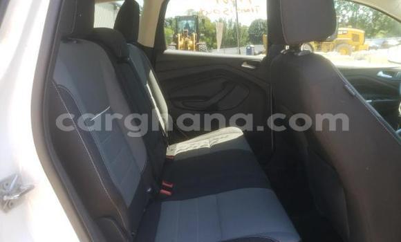 Sayi Na hannu Ford Escape White Mota in Accra a Greater Accra Sayi Na hannu Ford Escape White Mota in Accra a Greater Accra