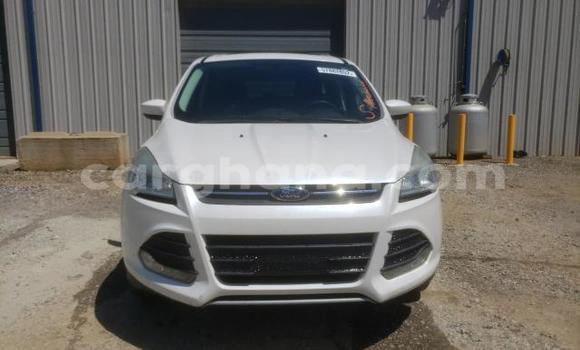 Sayi Na hannu Ford Escape White Mota in Accra a Greater Accra Sayi Na hannu Ford Escape White Mota in Accra a Greater Accra