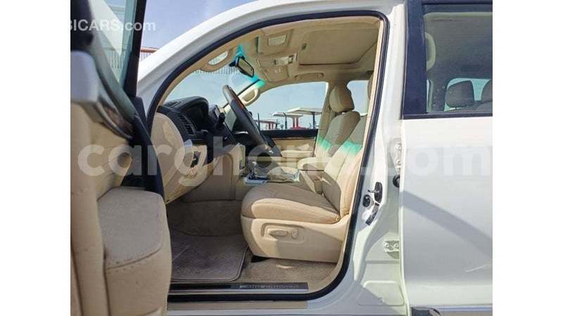 Big with watermark toyota land cruiser ashanti import dubai 53056