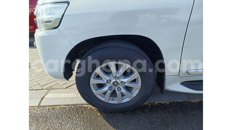 Big with watermark toyota land cruiser ashanti import dubai 53056