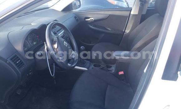 Sayi Na hannu Toyota Corolla White Mota in Accra a Greater Accra Sayi Na hannu Toyota Corolla White Mota in Accra a Greater Accra
