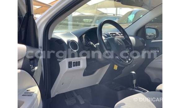 Ra Imported Mitsubishi Attrage funfun Ọkọ̀ in Import - Dubai ni Ashanti Ra Imported Mitsubishi Attrage funfun Ọkọ̀ in Import - Dubai ni Ashanti