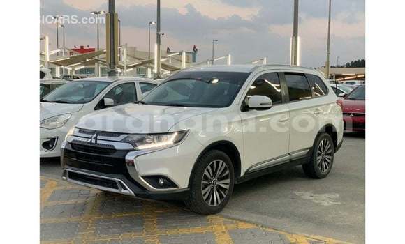 Sayi Imported Mitsubishi Outlander White Mota in Import - Dubai a Ashanti Sayi Imported Mitsubishi Outlander White Mota in Import - Dubai a Ashanti