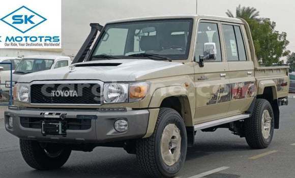 Buy Import Toyota Land Cruiser Beige Car in Import - Dubai in Ashanti