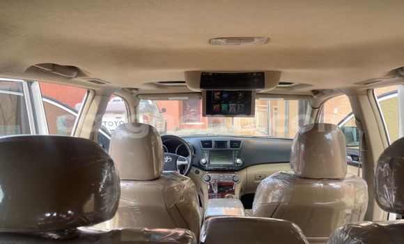 Buy Used Toyota Highlander White Car in Sekondi–Takoradi Metropolitan in Western Buy Used Toyota Highlander White Car in Sekondi–Takoradi Metropolitan in Western