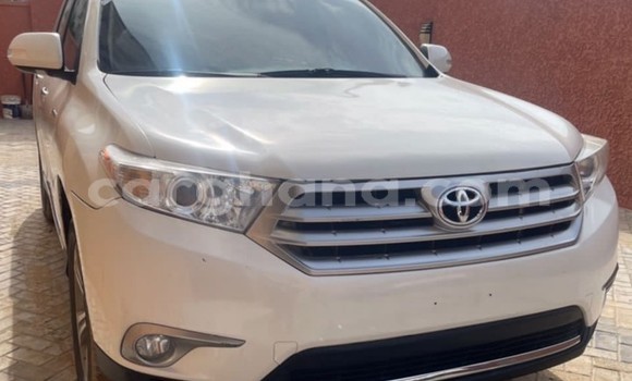 Buy Used Toyota Highlander White Car in Sekondi–Takoradi Metropolitan in Western Buy Used Toyota Highlander White Car in Sekondi–Takoradi Metropolitan in Western