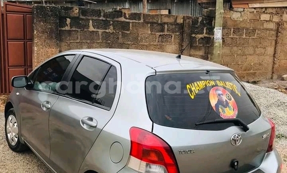 Ra Àlòkù Toyota Vitz Silver Ọkọ̀ in Accra ni Greater Accra