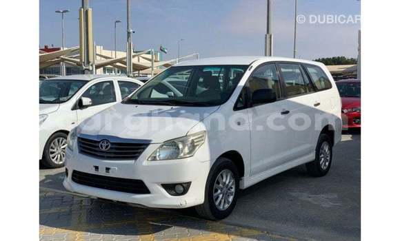 Sayi Imported Toyota Innova White Mota in Import - Dubai a Ashanti Sayi Imported Toyota Innova White Mota in Import - Dubai a Ashanti