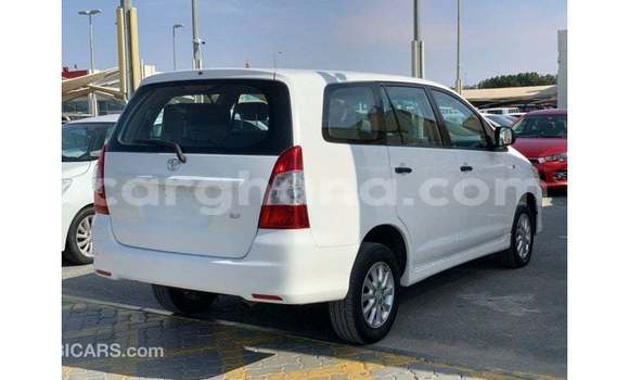 Sayi Imported Toyota Innova White Mota in Import - Dubai a Ashanti Sayi Imported Toyota Innova White Mota in Import - Dubai a Ashanti
