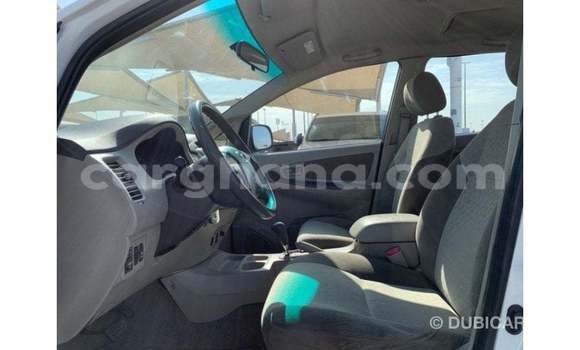 Sayi Imported Toyota Innova White Mota in Import - Dubai a Ashanti Sayi Imported Toyota Innova White Mota in Import - Dubai a Ashanti