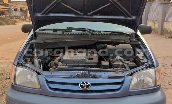 Buy Used Toyota Sienna Blue Car in Sekondi–Takoradi Metropolitan in Western Buy Used Toyota Sienna Blue Car in Sekondi–Takoradi Metropolitan in Western